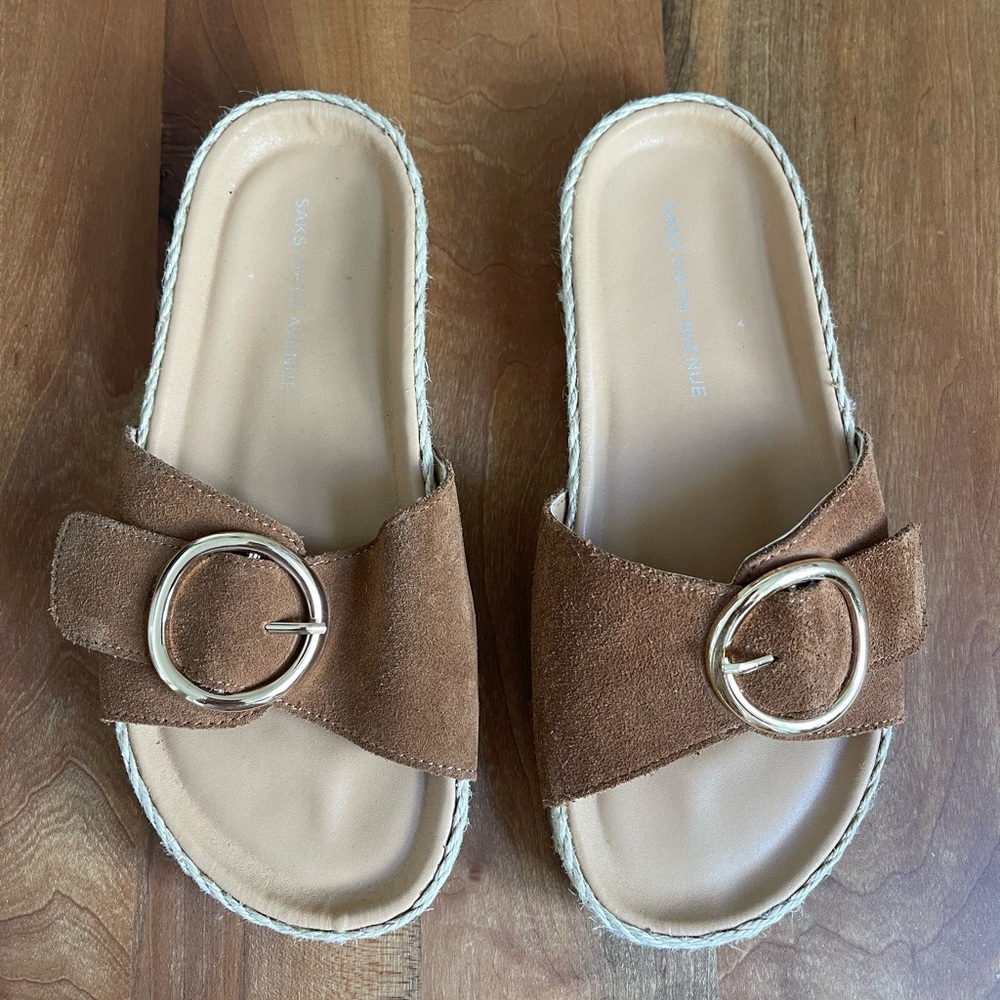 NWOT Saks Fifth Avenue "Francesca" Brown Suede Raffia Sandal Slide Buckle  7.5